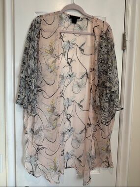 Steve Madden Sheer Floral Kimono Jacket in Blush and Gray